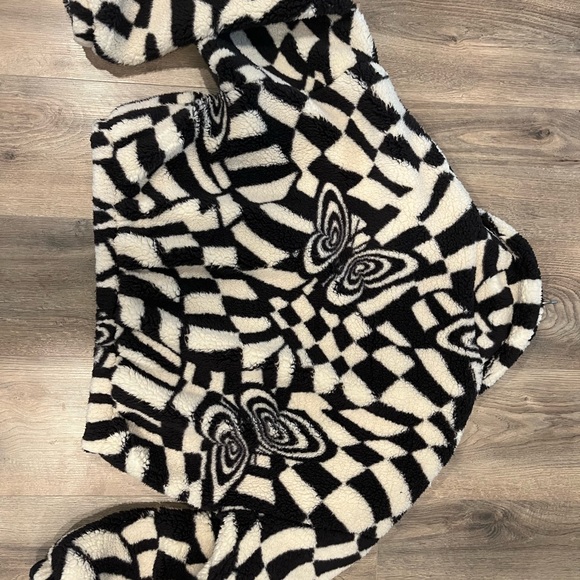 Urban Outfitters Black and White Teddy Jacket - Picture 8 of 16